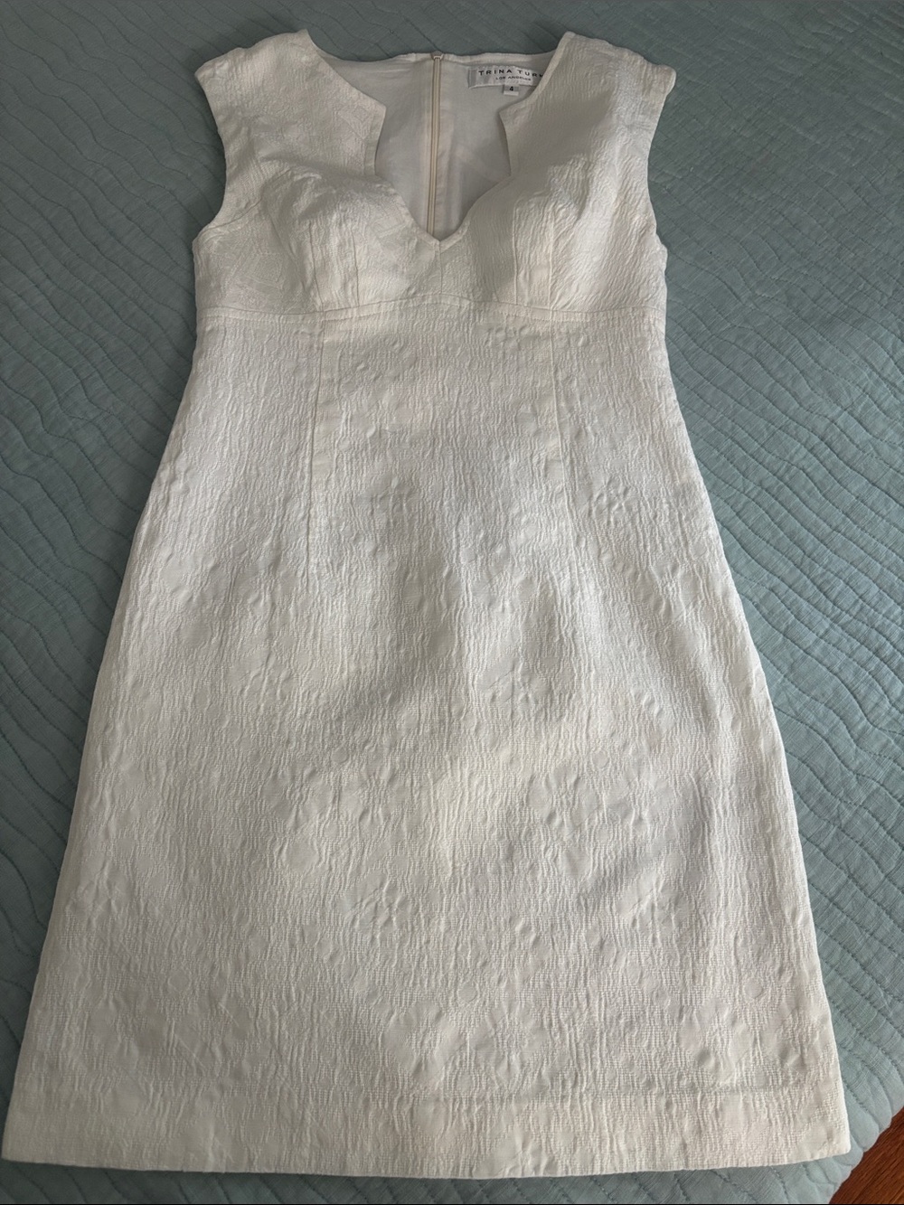 Gorgeous Trina Turk Los Angeles White Textured Sheath Mini Dress Cotton Linen